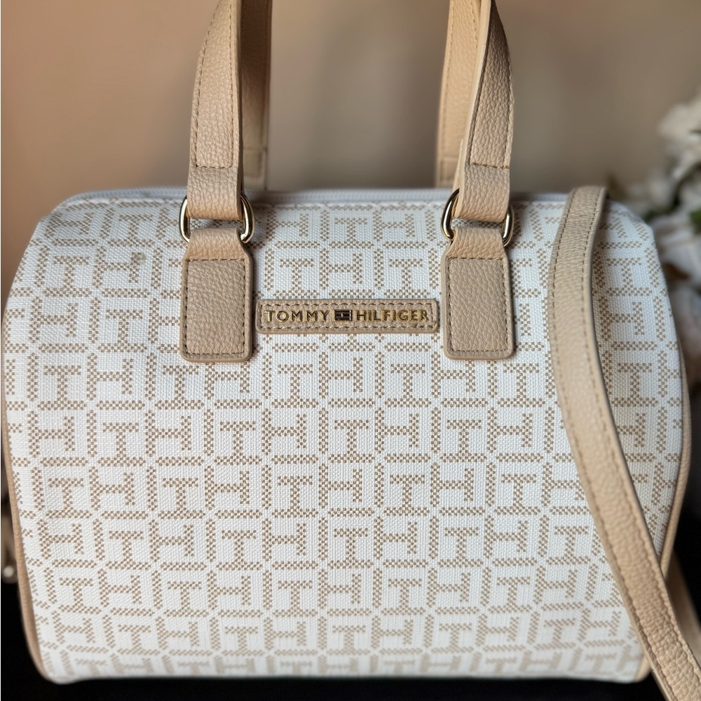 TOMMY HILFIGER Satchel